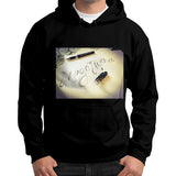 Gildan Hoodie (on man) Black Megamarca